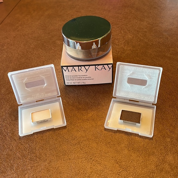 Mary Kay Other - Mary Kay Mineral Powder Foundation Beige 2 and Two Mineral Eyeshadows Brand New